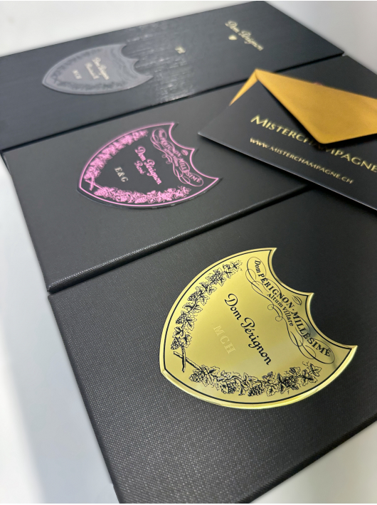 Dom Pérignon Bouclier en métal personnalisé pour coffret - 3 lettres maximum