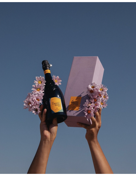 Veuve Clicquot La Grande Dame Brut BY Paola Paronetto Vintage 2015 - 75 cl