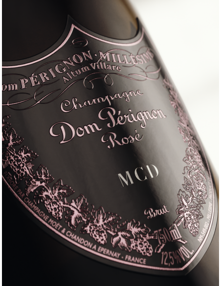 Dom Pérignon Personalisiertes Flaschenschild aus Metall - maximal 3 Buchstaben