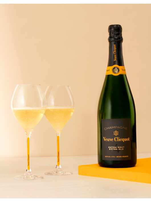 Veuve Clicquot Set of 2 Clicquot glasses + 1 bottle Extra Old 4 - 1 x 75 cl