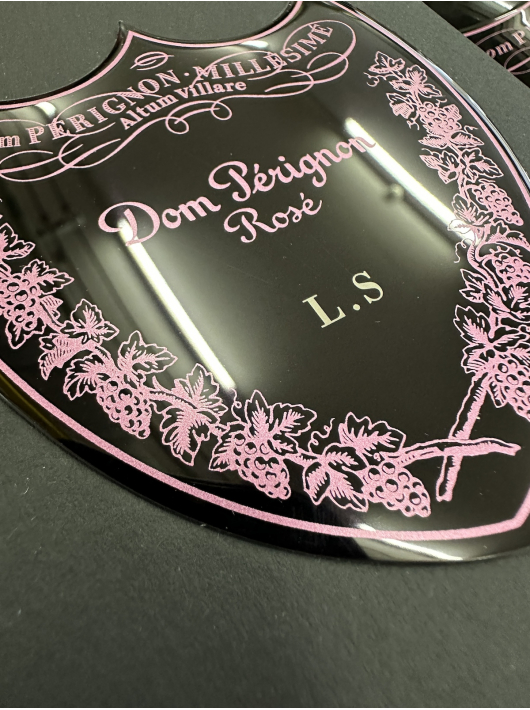 Dom Pérignon Vintage 2009 Rosé Giftbox with engraving on metal shield - 75 cl