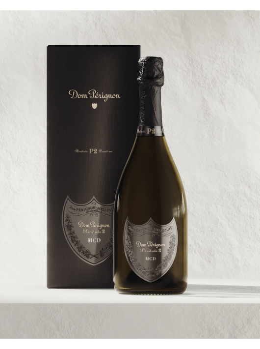 Dom Pérignon P2 Vintage 2006 Giftbox & Bouteille personnalisés avec gravures sur boucliers en métal - 75 cl