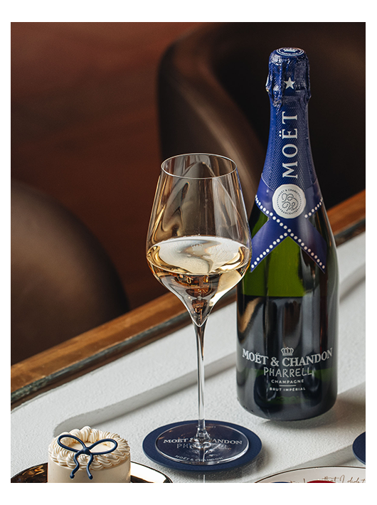 Moët & Chandon X PHARRELL WILLIAMS "MIDNIGHT BLUE" Giftbox Brut Impérial - 75 cl